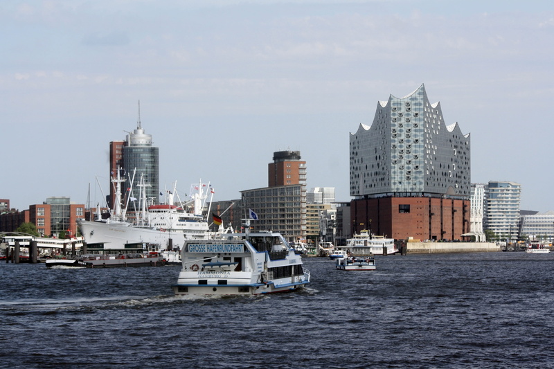 residential district, architecture, transportation, nautical vessel, hh, urban skyline, yacht, passenger craft, tall - high, modern, cityscape, sailboat