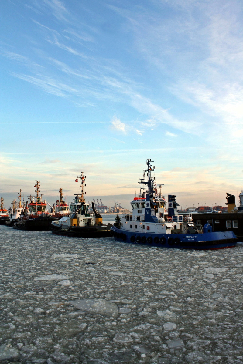 mode of transportation, hamburgensien, sky, winter, maritime, bugsier, harbour cruise, 4K, freight transportation, outdoors, waterfront, no people, port