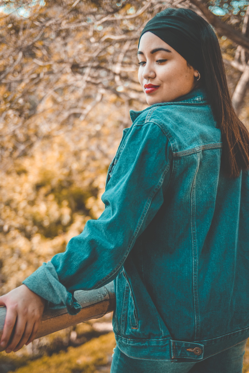 adult, young adult, standing, real people, side view, lifestyles, scarf, lima region, 5K, outdoors, looking, young women, smiling, hairstyle, day, peru