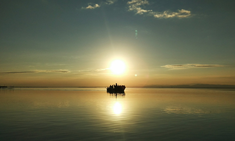 horizon over water, no people, nautical vessel, waterfront, españa, silhouette, idyllic, reflection, albufera, tranquil scene, spain, cloud - sky, orange color