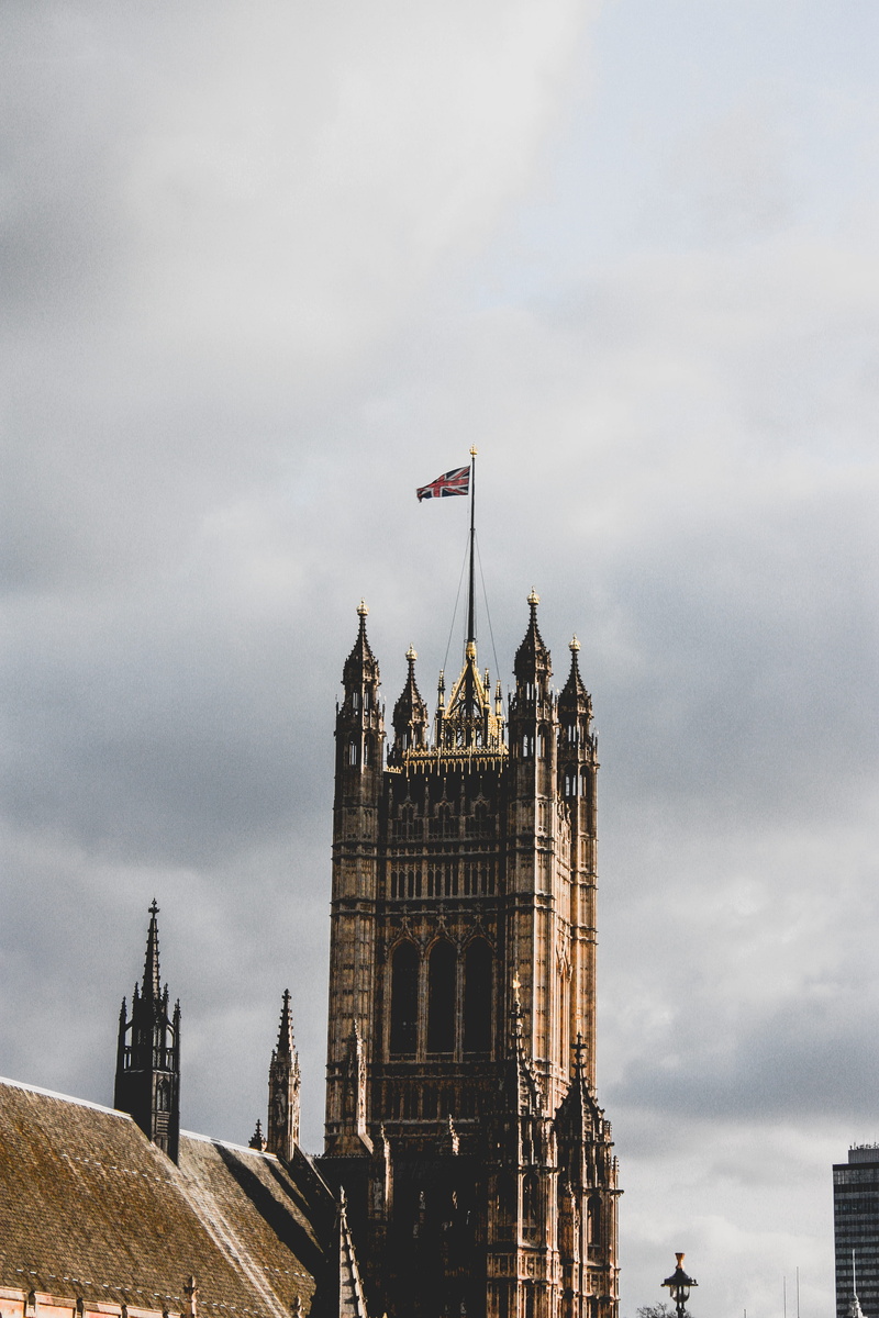 the past, lifestyle, tourism, skyscraper, destination, landmark, UK, angle, design, castle, england, flag, low angle view, nature, sightseeing, 4K, skyline