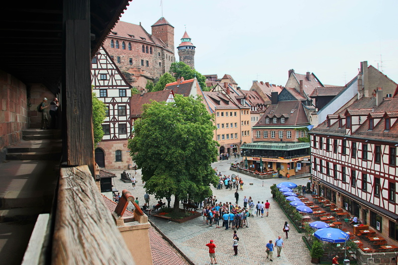 crowd, 5K, women, canal, large group of people, group of people, architecture, nuremberg, plant, high angle view, imperial castle, day, fachwerkhaus, building