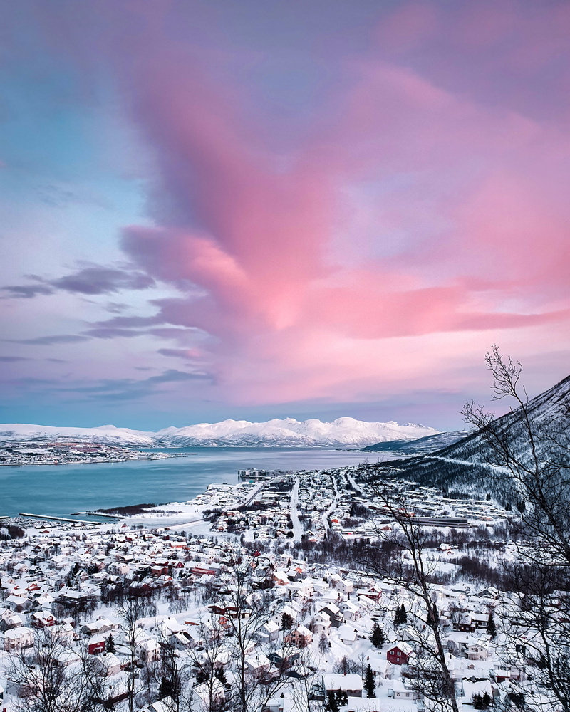 season, 2K, cold temperature, architecture, city, sea, built structure, outdoors, no people, vacation, scenic, body, scenics - nature, winter, frosty weather