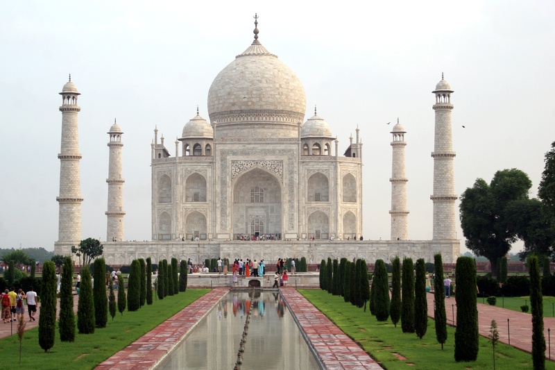 sky, architecture, outdoors, mausoleum, taj mahal, built structure, crowd, real people, 2K, tomb, structure, building exterior, mahal, travel destinations