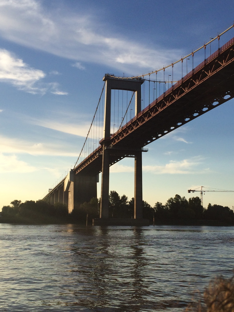 water, architecture, connection, engineering, waterfront, bay, bridge - man made structure, tourism, garonne, transportation, heritage, suspension bridge