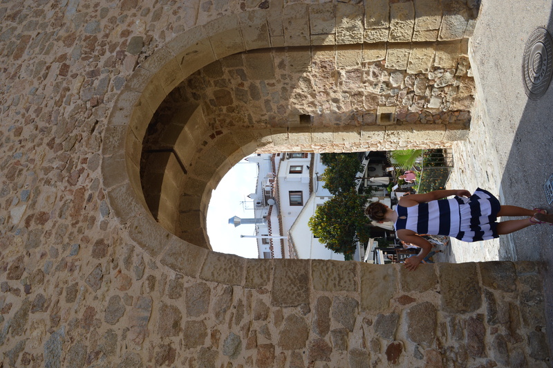 tourism, architecture, old, vila vela, travel, spanish architecture, wall, the past, day, arch, building exterior, travel destinations, people, girl, archway