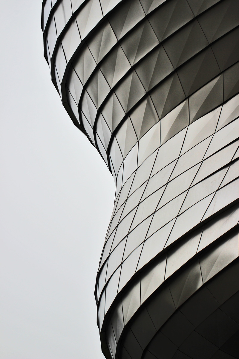 day, black, architecture, curve, 5K, low angle view, clear sky, modern, grayscale, office building exterior, architectural feature, photo, tower, builidng