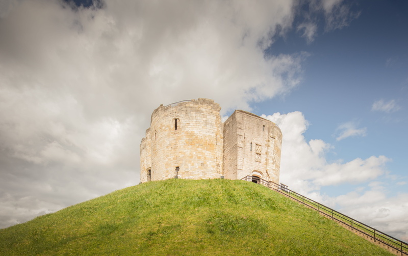 history, travel, 5K, plant, historic, low angle view, european, exterior, british, ancient civilization, old, english, grass, tourism, green color, yorkshire