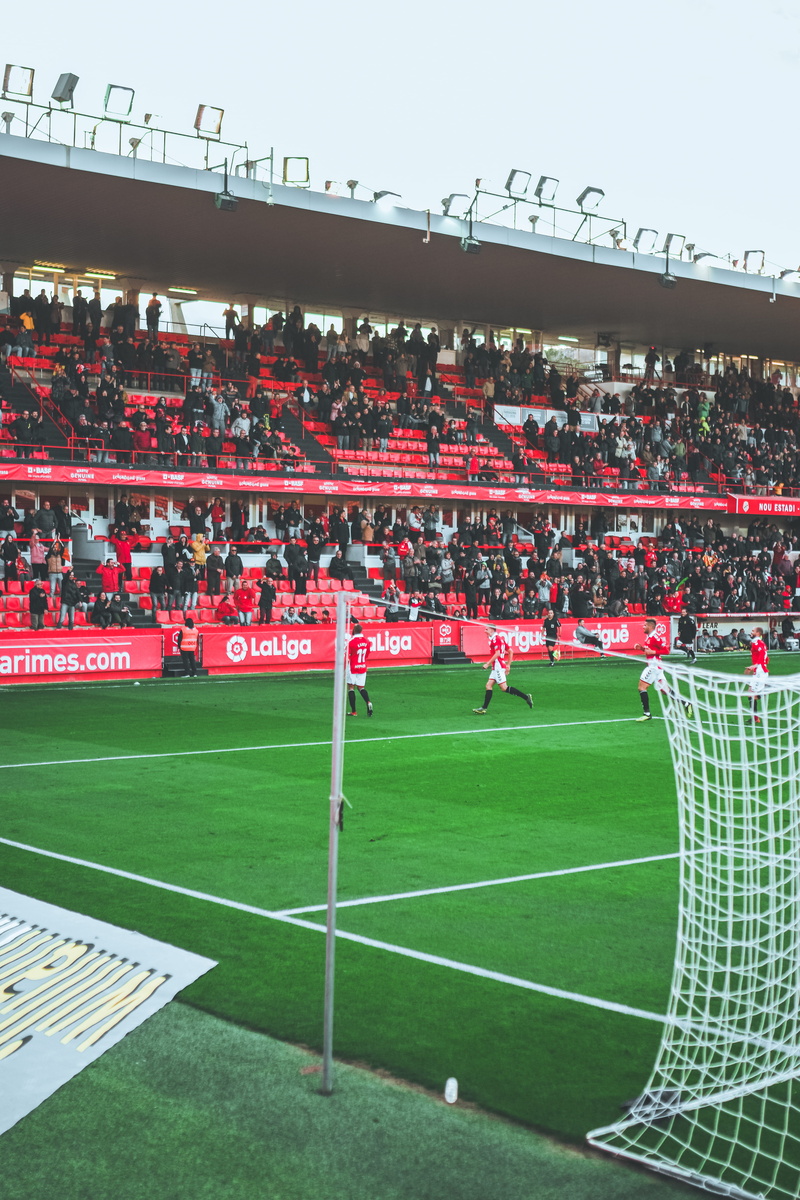 nature, bottle, soccer, green color, building, 5K, people, person, built structure, football field, dome, spectator, sports, grass, plant, team, crowd
