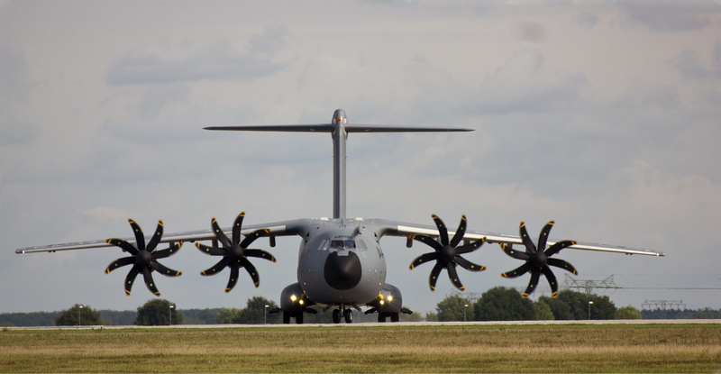 seville, transportation, outdoors, airplane, mode of transportation, airport, nature, on the move, no people, 4K, military, day, spain, army, landing - touching down
