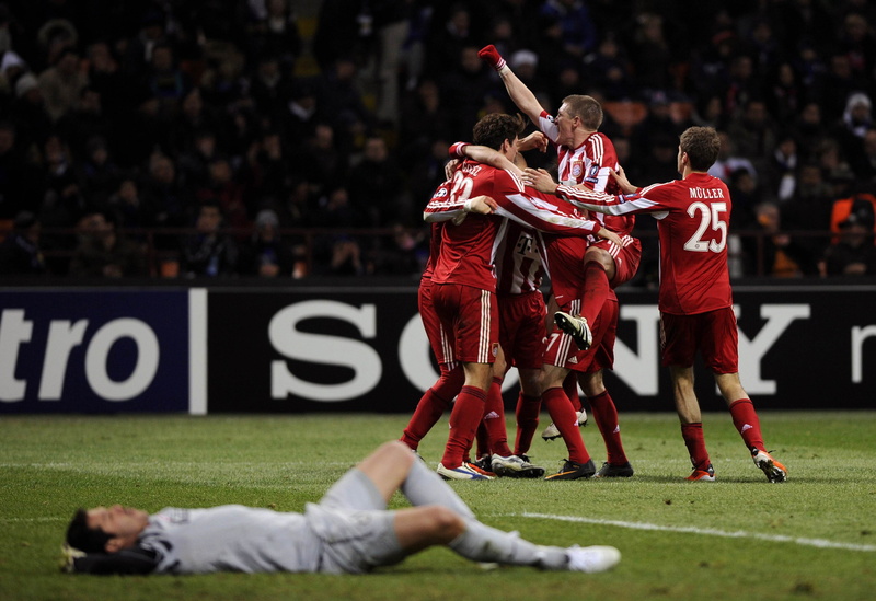 sport, bundesliga, stadium, determination, full length, competitive sport, white, crowd, jersey, clothing, people, spectator, sports uniform, young adult
