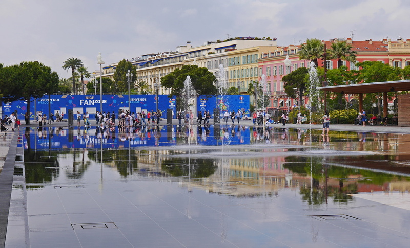 european championship, nature, water games, building exterior, outdoors, water, mirroring, 4K, reflection, em2016, cloud - sky, day, swimming pool, crowd