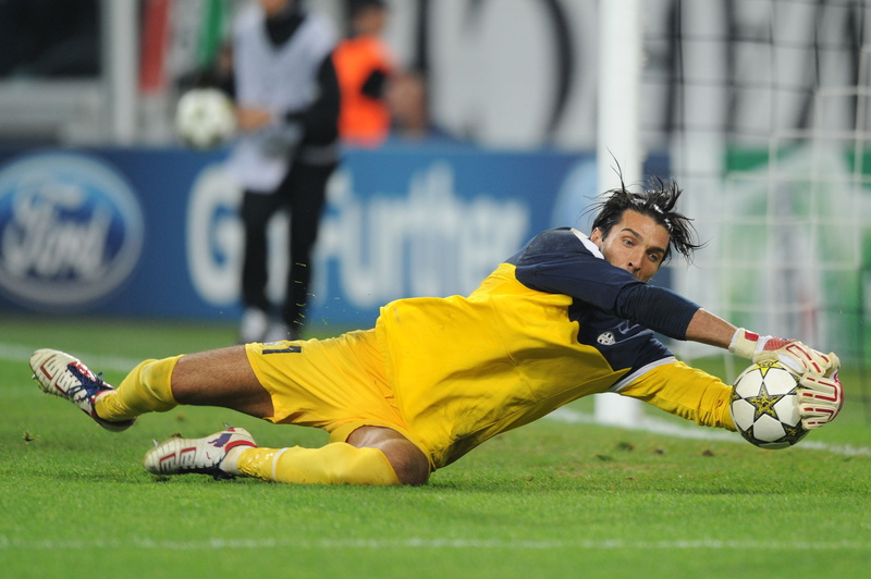 player, Juventus, Miner, The UEFA Champions League, soccer, Gianluigi Buffon, Shakhtar, goalkeeper, save, s, men, jersey, UEFA Champions League, 1080P