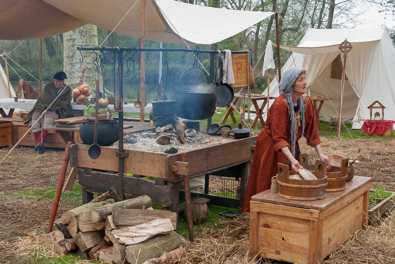 harfleur, men, incidental people, dragon, normandy, standing, nature, fire, medieval, costume, tent, 4K, carnival, camp, real people, container, day, table