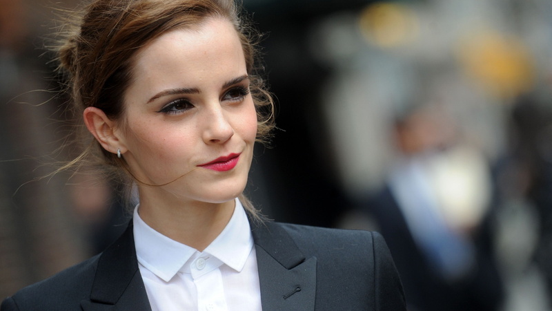 4K, interior, yellow, Emma Watson, room, t-shirt, Emma Charlotte Duerre Watson, EM, actress