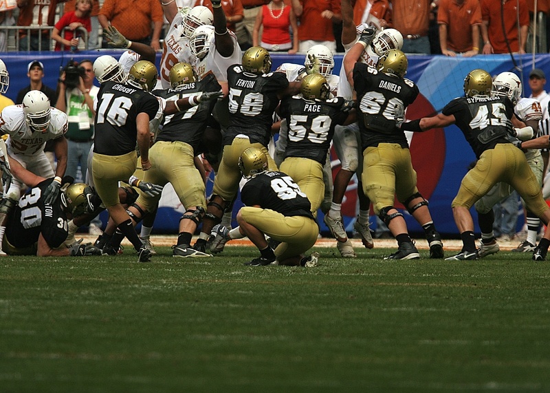 stadium, competitive sport, grass, headwear, play, field, blocking, american football - ball, 1080P, helmet, day, game, clothing, player, championship