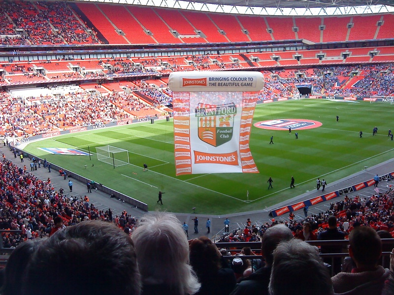 looking, real people, soccer, leisure activity, women, football, match - sport, excitement, spectator, lifestyles, watching, audience, team sport, group of people