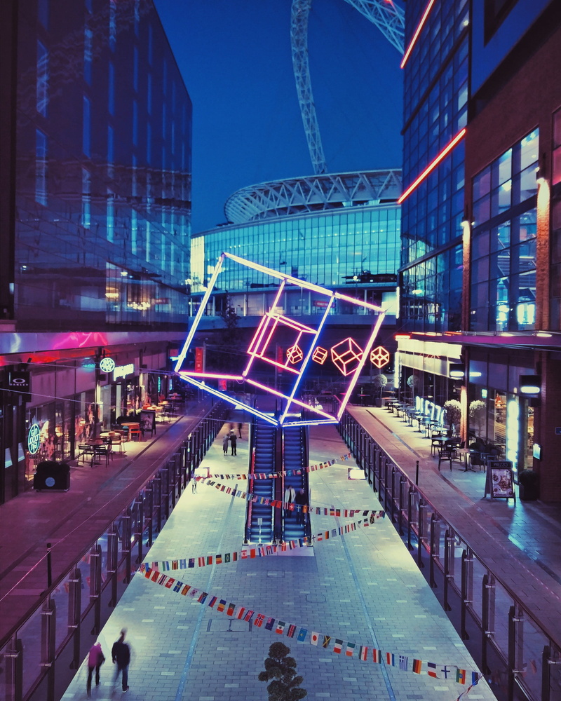 arts culture and entertainment, architecture, city life, stadium, building exterior, city, large group of people, wembley stadium, outdoors, built structure