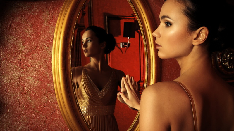 face, bare shoulders, women, 1080P, adult, mirror, portrait, females, fashion, preparation, brown eyes, make-up, beautiful people, hair, beauty, young women