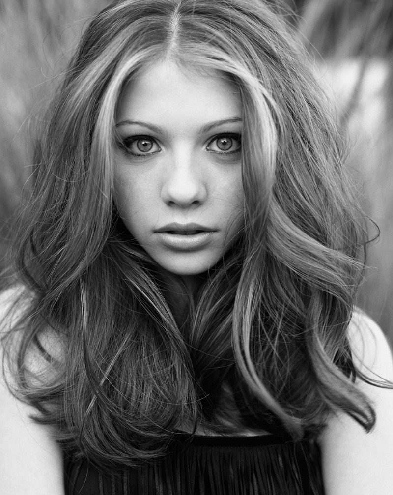 actress, young women, glamour, hair, serious, fashion, portrait display, portrait, hairstyle, beautiful woman, brunette, looking at viewer, face, bare shoulders