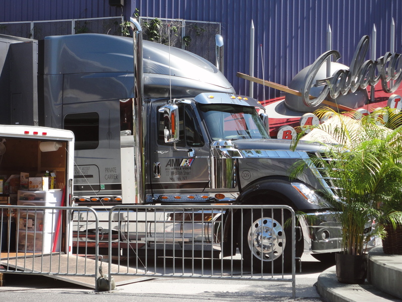 wheel, day, orlando, stationary, sunlight, metal, universal studio, truck, tire, tv truck, land vehicle, city, junkyard, retro styled, motor vehicle, vintage car