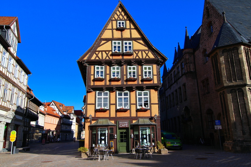 house, transportation, germany, world heritage, clock, clear sky, day, city, built Structure, sky, street, middle, history, road, town, urban Scene, fachwerkhäuser