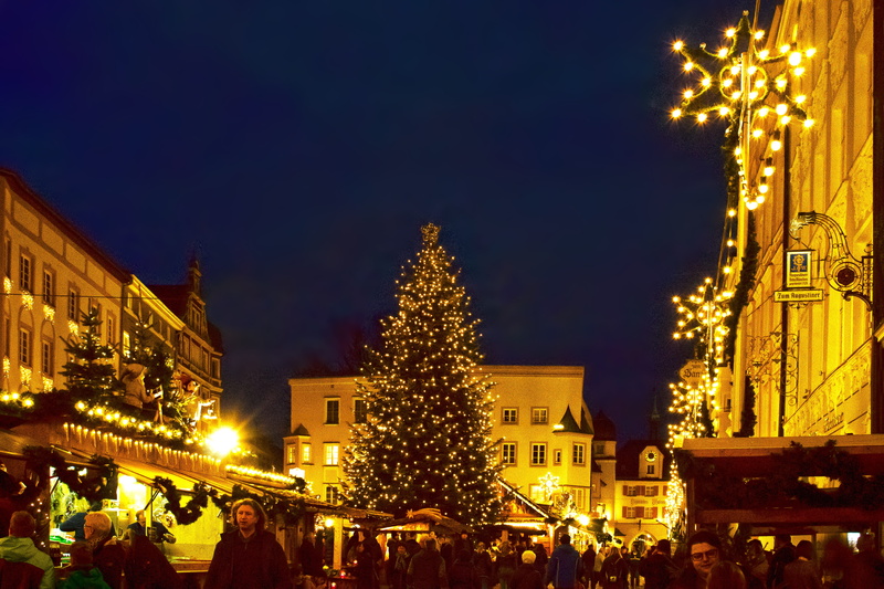 christmas decorations, christmas tree, illuminated, christmas time, tree, holiday, christmas market, lights, building exterior, christmas decoration, built structure