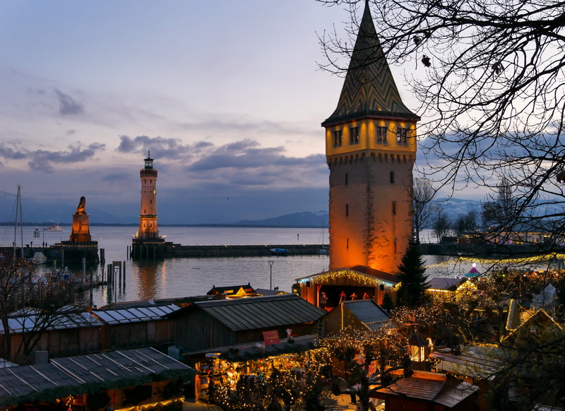 tree, advent, lighting, atmosphere, outdoors, travel destinations, port christmas lindau, sky, building exterior, lindau, place of worship, christmas, built structure