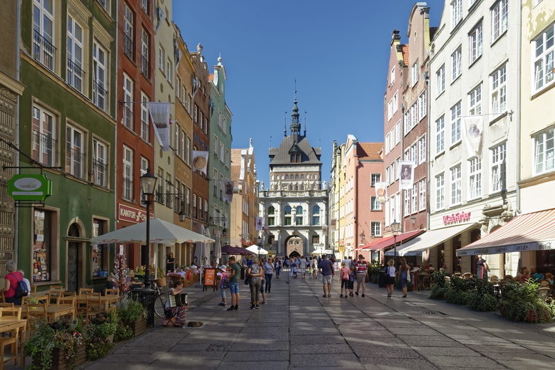 travel, building, men, long market, real people, group of people, poland, direction, large group of people, 4K, crowd, gdańsk, długi targ, built structure