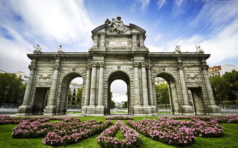 travel destinations, nature, low angle view, architecture, tourism, sky, flower, built structure, puerta, 2K, flowering plant, wallp, flowerbed, day, arch