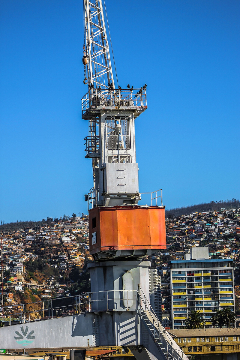 sky, architecture, crane - construction machinery, industrial equipment, building exterior, construction industry, construction equipment, copy space, sunlight