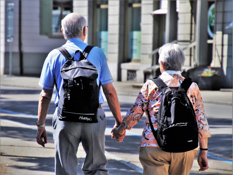 adult, walkway, people, family, street, uniform, lifestyle, backpack, gray, the area of the city, para, architecture, man, total, city, two people, old