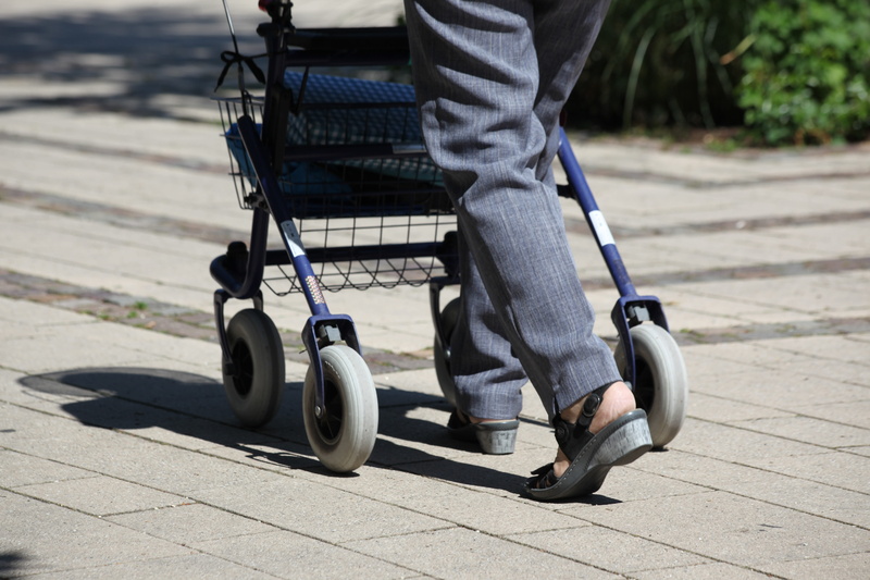 human leg, 5K, day, men, casual clothing, real people, senior, pedestrian, city, lifestyles, old human, footpath, rollator, fit in old age, effort, age