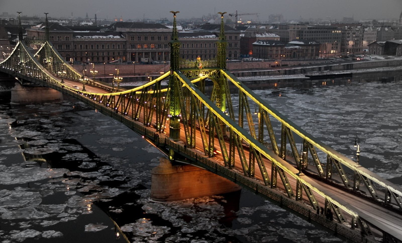 Danube, building, railing, famous Place, architecture, Hungary, 720P, connection, bridge - Man Made Structure, urban Scene, city, travel destinations