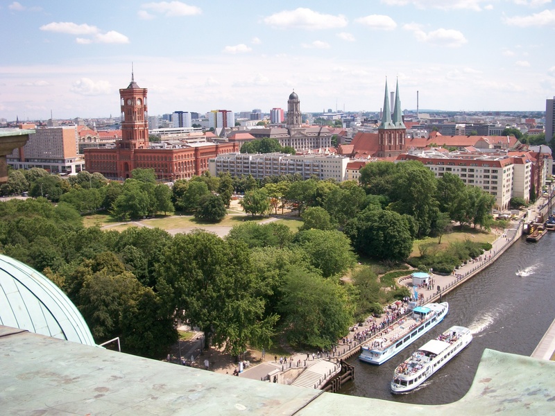 building, capital, near, ferries, outdoors, red town hall, high angle view, buildings, maneuvers, building exterior, berlin, city, architecture, spree
