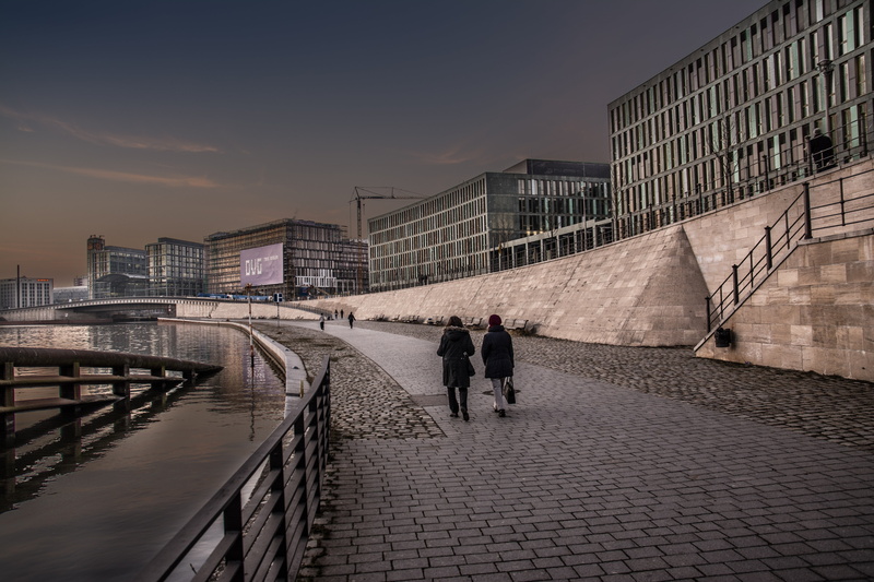 adult, 5K, lifestyles, men, outdoors, nature, walking, full length, spree, built structure, architecture, berlin, people, city, rear view, railing, women