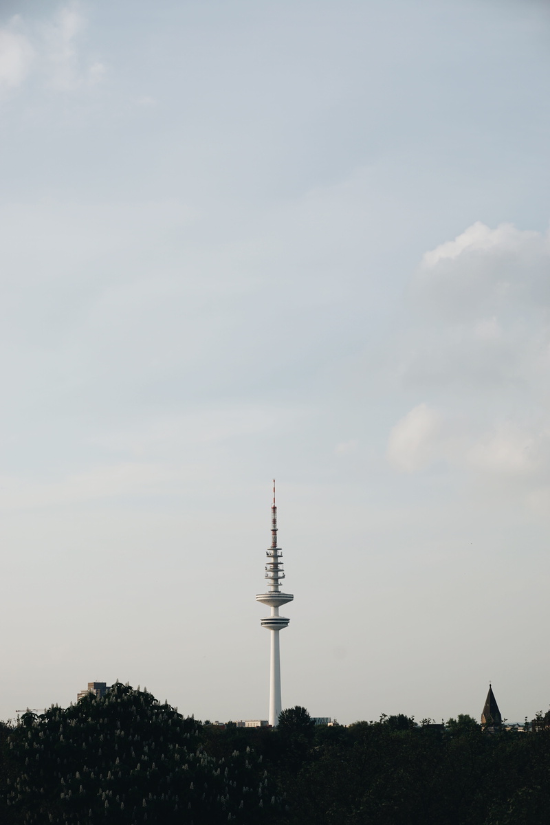landmark, travel, tall - high, heinrich-hertz-turm, outdoors, plant, tower, nature, 5K, tourism, fernsehturm, no people, tree, cloud - sky, global communications