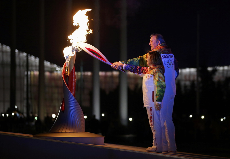 2K, the Olympic flame, torch, 2014 Olympics, Irina Rodnina, Vladislav Tretiak, Sochi