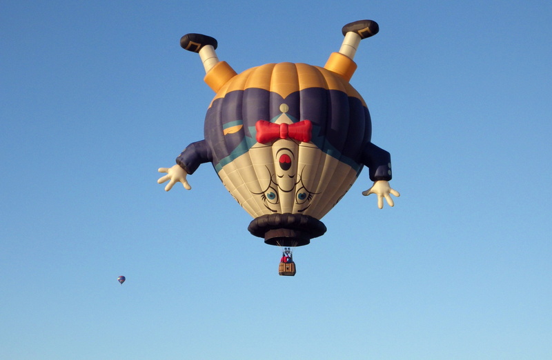 no people, airship, nature, flying, clear sky, outdoors, directly below, 4K, nursery rhyme, balloon, low angle view, motion, air vehicle, full length