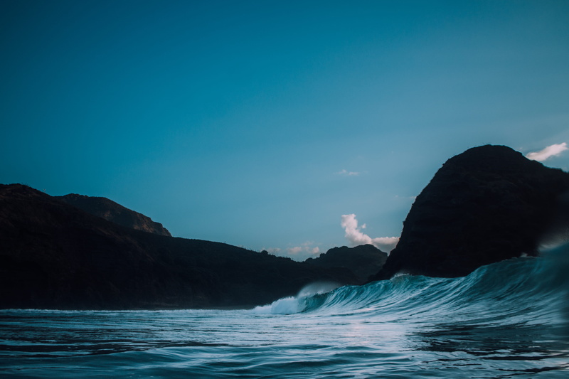 rock, waves, surfing, no people, ocean, surf, day, tranquility, non-urban scene, idyllic, mountain, blue, summer, piha, land, 4K, outdoors, beach, nature