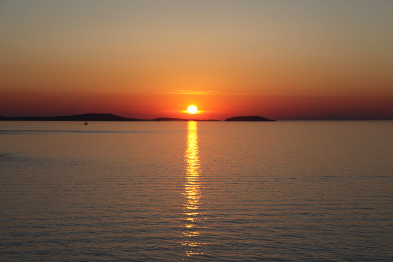 cyclades, relax, resort, naxos, horizon over water, south, sunlight, travel, 5K, horizon, orange color, beauty in nature, luxury, tourism, nature, outdoors