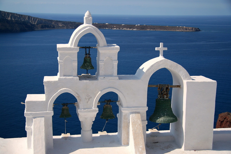 arch, religion, architecture, surface, day, white color, belief, horizon over water, top, greece, 2K, volcanic, built structure, religious equipment, nature