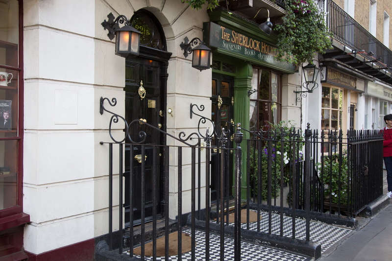 wrought iron, text, bakerstreet, day, house, entrance, closed, communication, sherlock holmes, 221b, outdoors, places of interest, plant, input range, architecture
