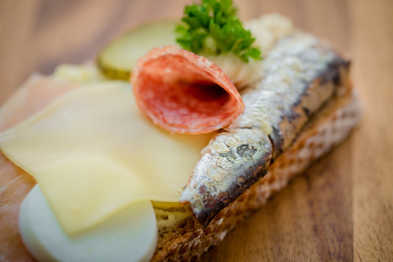 recipe, table, frisch, indulgence, plate, dairy product, colorful, food and drink, sausage, sardine, cheese, slice, occupied, ready-to-eat, food, garnish
