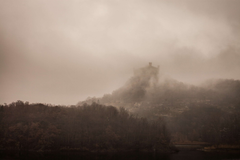 tranquil scene, fog, beauty in nature, architecture, dark ages, cloud - sky, misty, piedmont, tree, tranquility, forest, mist, textured effect, no people