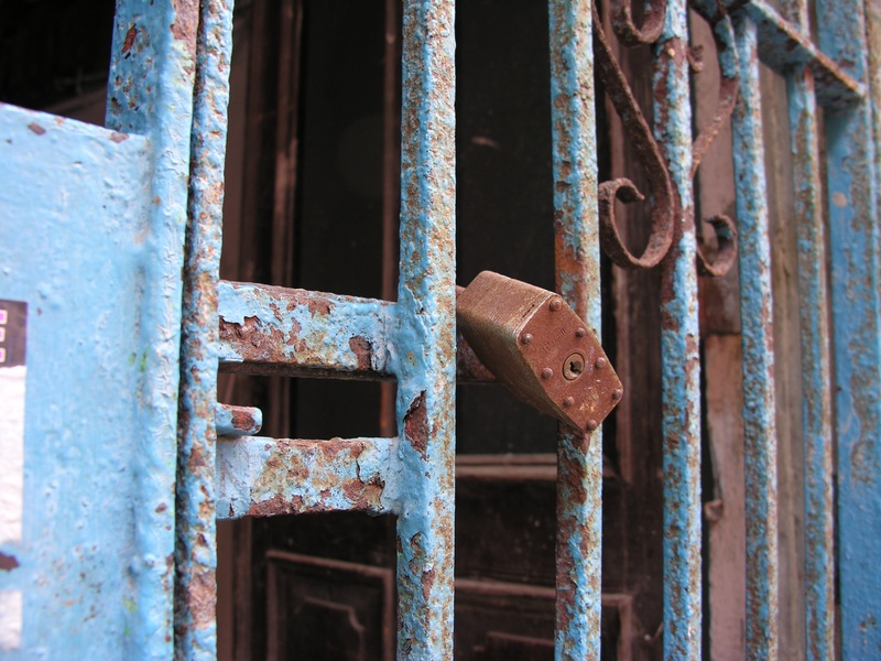 security, deterioration, day, obsolete, iron - metal, focus on foreground, blue, full frame, iron, bad condition, metal, lock, 2K, outdoors, weathered