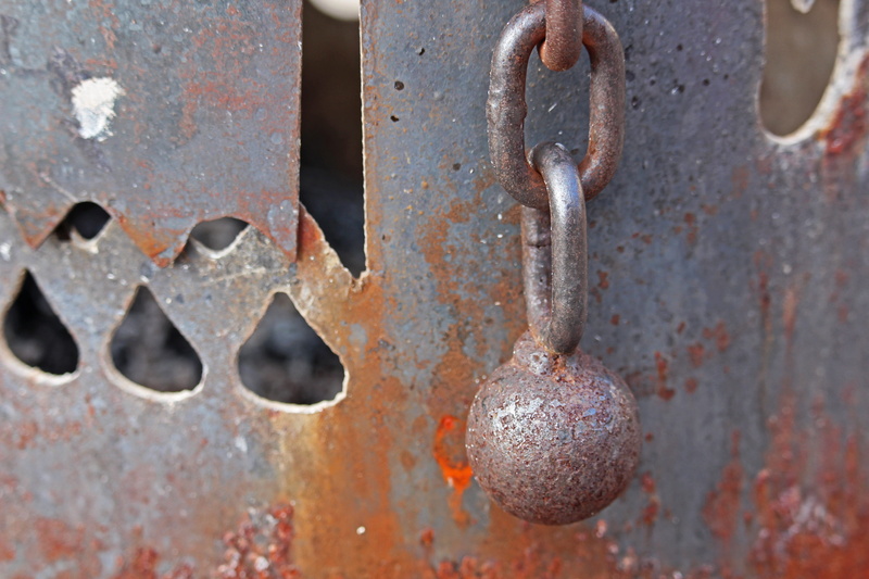 outdoors, full frame, steel, metal, silver colored, rusted, rusty, damaged, closure, lock, bolt, weathered, day, chain, terrace oven, rust, iron - metal