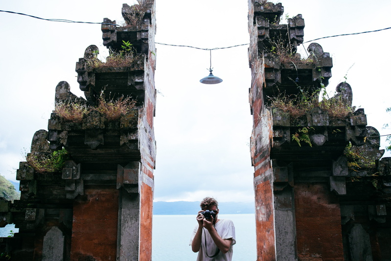 old, tour, tradition, civilization, travel, traveler, lake, tourism, adult, photography themes, carving, sky, lifestyles, travel destinations, building exterior