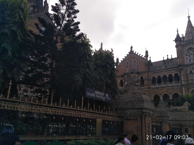 day, outdoors, architecture, incidental people, large group of people, tourism, sky, building, tree, crowd, group of people, travel destinations, plant