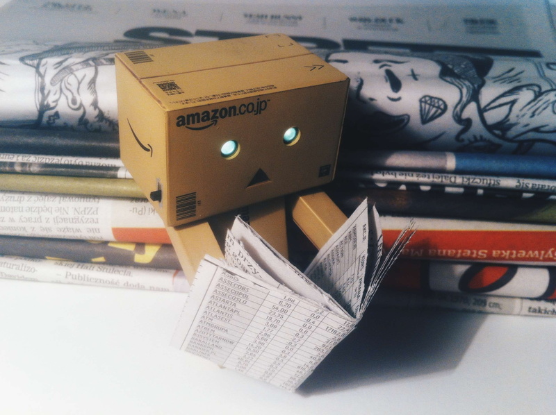 newspaper, indoors, publication, education, mobilephotography, japangirl, communication, large group of objects, table, wealth, danboard, toyphotography
